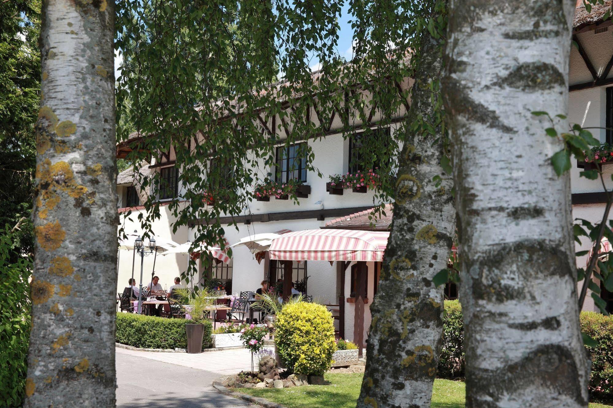 Logis Le Pot D'Etain Hotel Holnon Екстериор снимка